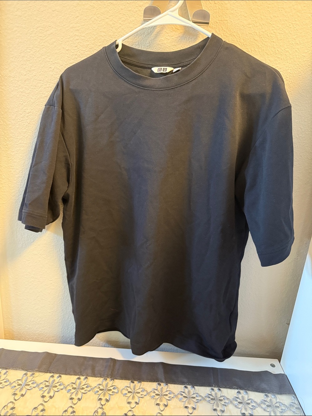 Uniqlo Black Short Sleeve Crew Tee Shirt
